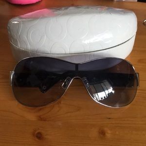 Coach “Leanne” sunglasses